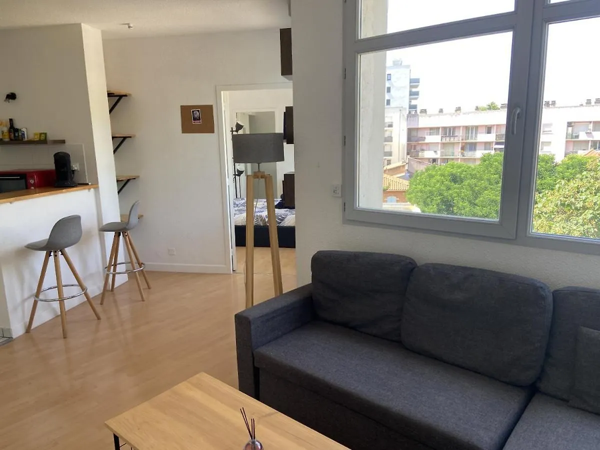 Le Fer A Cheval : T2 Proche Saint Cyprienの連絡先